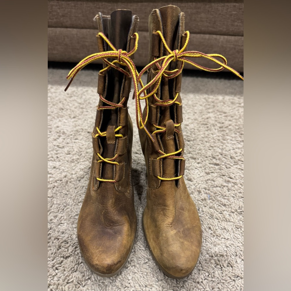 Women’s Timberland Brown Leather Heeled Boots - Picture 4 of 6